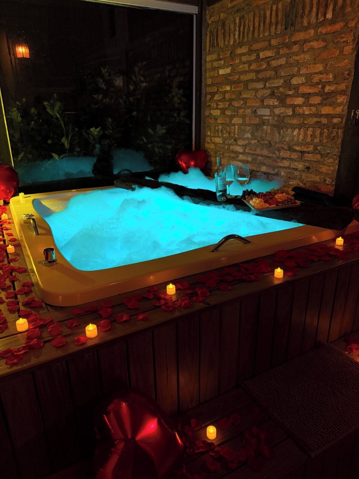 Luxury Bungalow, 1 Bedroom | Deep-soaking bathtub