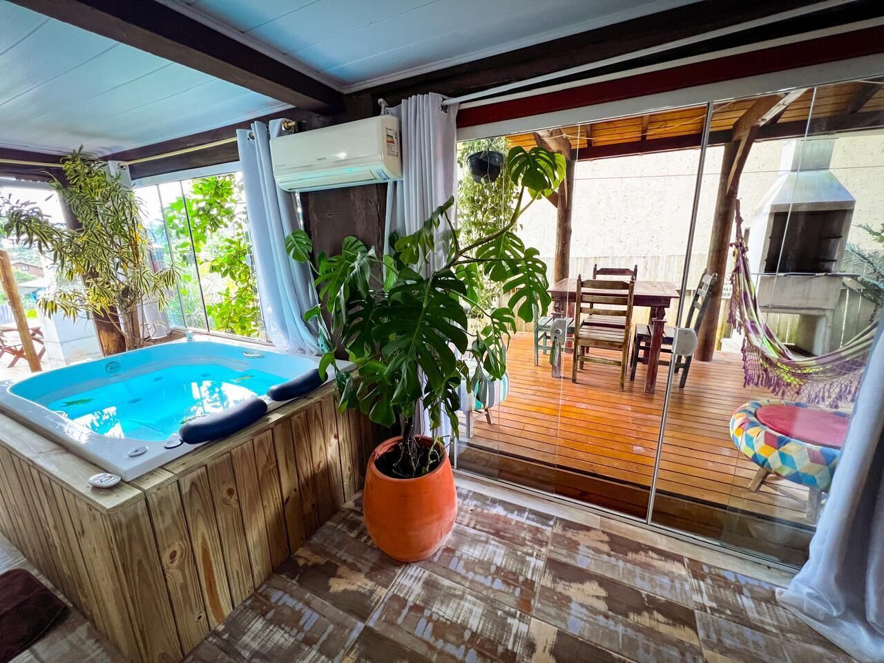 Family Bungalow, 1 Bedroom | Individually decorated, individually furnished, laptop workspace