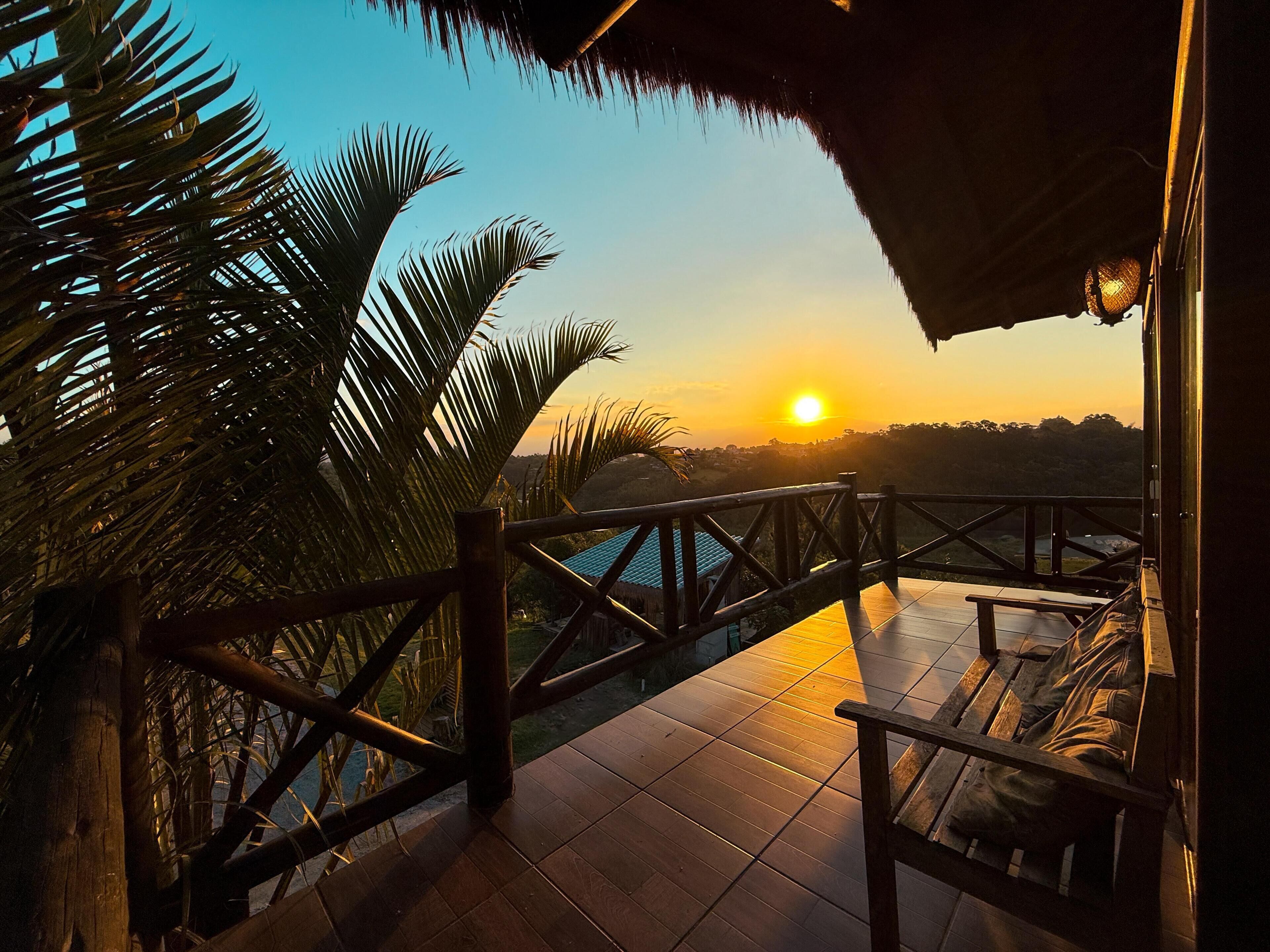 Romantic Bungalow, 1 Bedroom, Jetted Tub | Living area | Smart TV