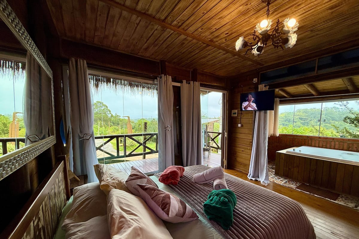 Bungalow Confort, 1 chambre, baignoire à jets | Décor unique, ameublement unique