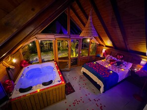 客室ごとに異なる装飾、客室ごとに異なるインテリア、ノートパソコン用作業スペース、WiFi (無料)