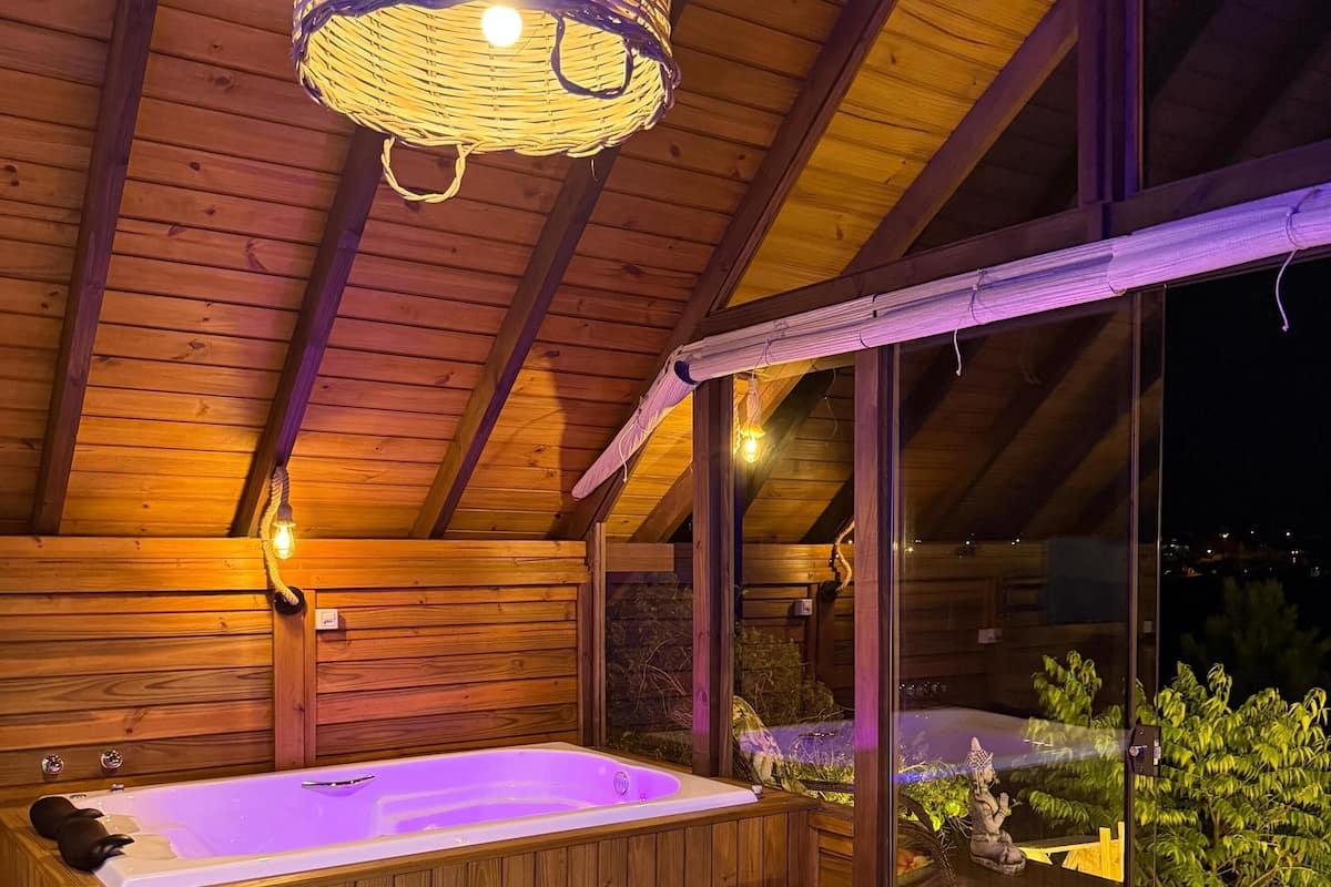 Romantic Chalet, Jetted Tub | Living area