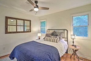 2 slaapkamers, een strijkplank/strijkijzer, gratis wifi, beddengoed