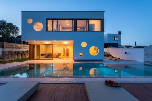 Villa Artist with Pool