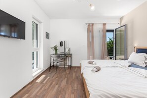 4 slaapkamers, een strijkplank/strijkijzer, gratis wifi, beddengoed
