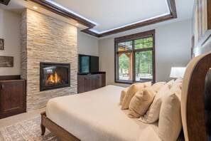 5 quartos, acesso à internet, roupa de cama