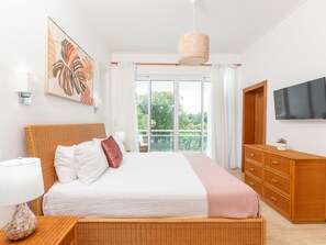 2 chambres, fer et planche à repasser, Wi-Fi, draps fournis