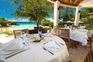 Outdoor dining - Modern Stylish Villa in Sosua Ocean Village (Sosua)