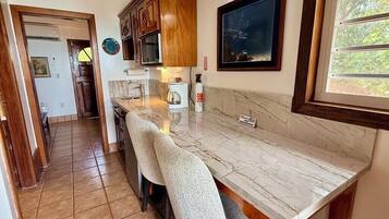 Coffee/tea maker, fridge, microwave, electric kettle