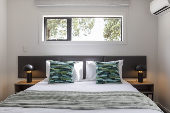 Phòng đôi phong cách cổ điển | Két bảo mật tại phòng, bàn ủi/dụng cụ ủi quần áo 