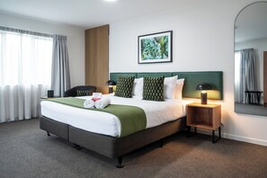 Premium Room | Premium bedding, Select Comfort beds, in-room safe, desk - Solsen Flexi Stay & Motel (Auckland)