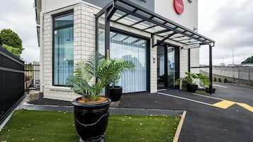 Fachada da propriedade