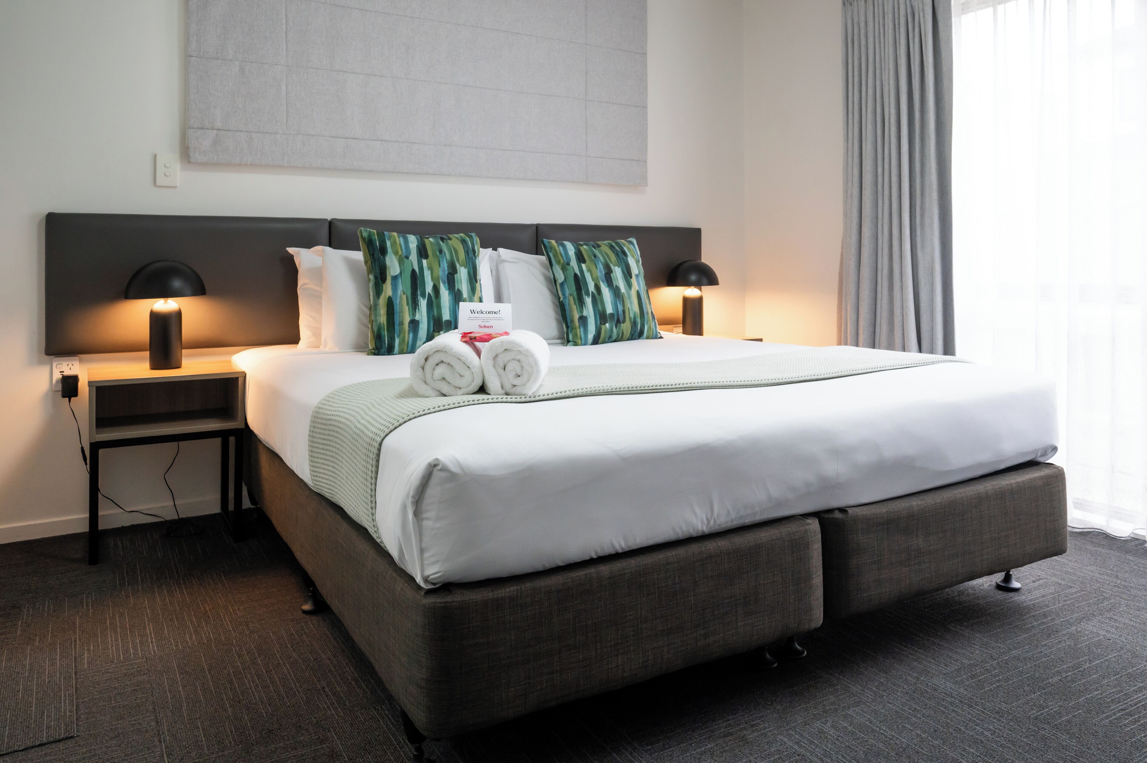 Deluxe Room | Peralatan tempat tidur premium, katil Select Comfort 