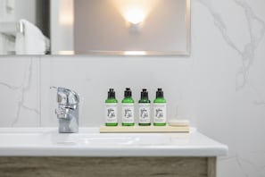 Superior Room | Bilik Mandi | Pancuran mandi, hulu semburan mandi hujan