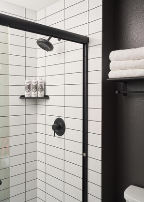 Bathroom shower - Slackline Moab, Outset Collection by Hilton (Moab)