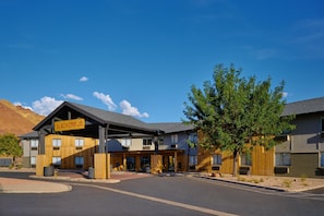 Exterior - Slackline Moab, Outset Collection by Hilton (Moab)