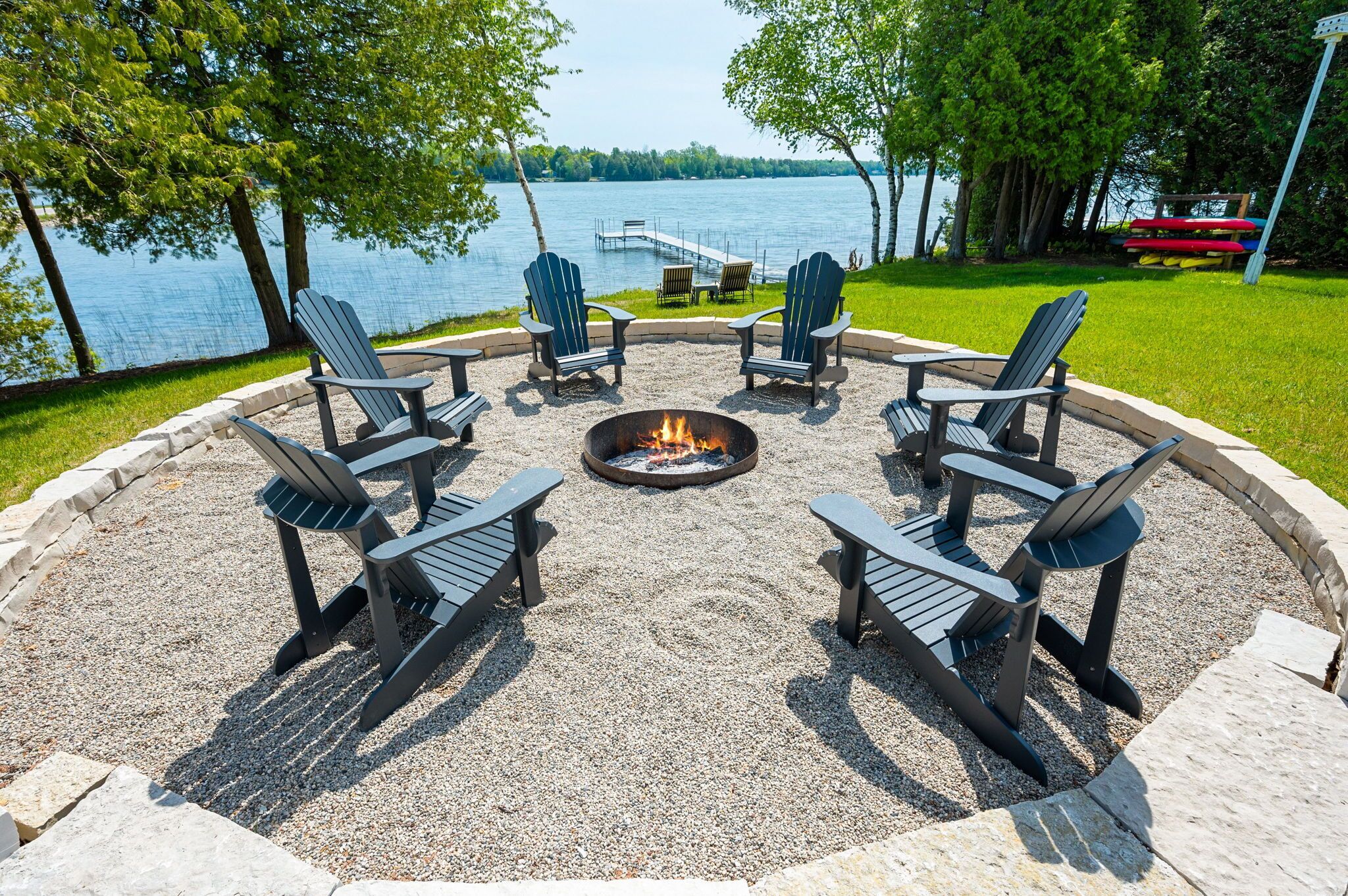 Chicory Lake House- Kangaroo Lake Gem with Kayaks, Fireplace and Game Room