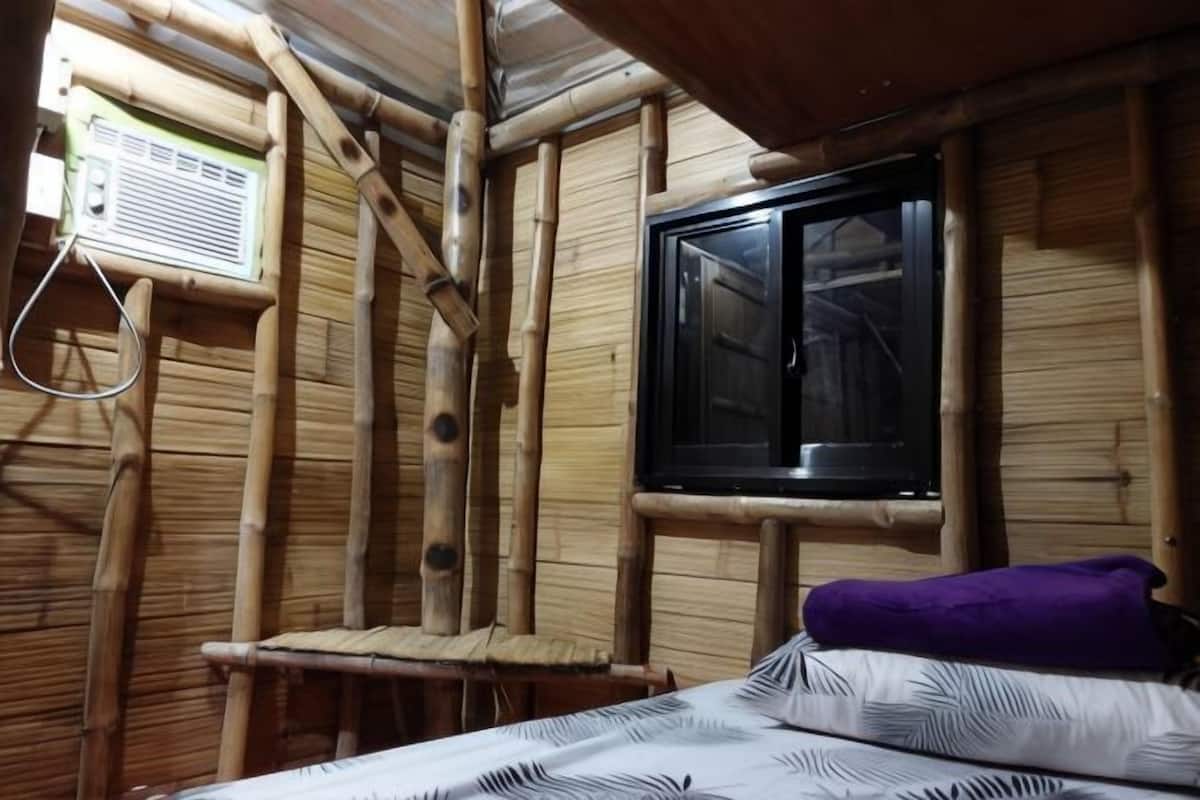 Iron/ironing board (on request), WiFi (free), bed sheets