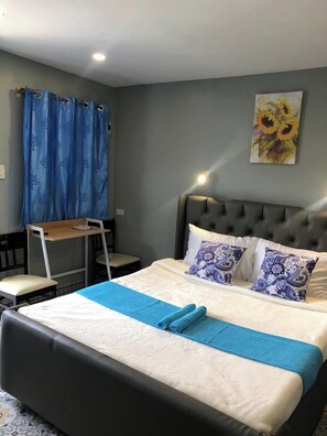 Chambre Double, 1 grand lit, balcon, vue jardin