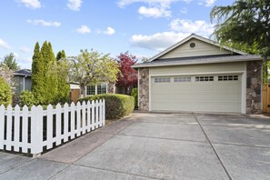 Exterior - Charming white picket fenced home in quiet area (Medford)