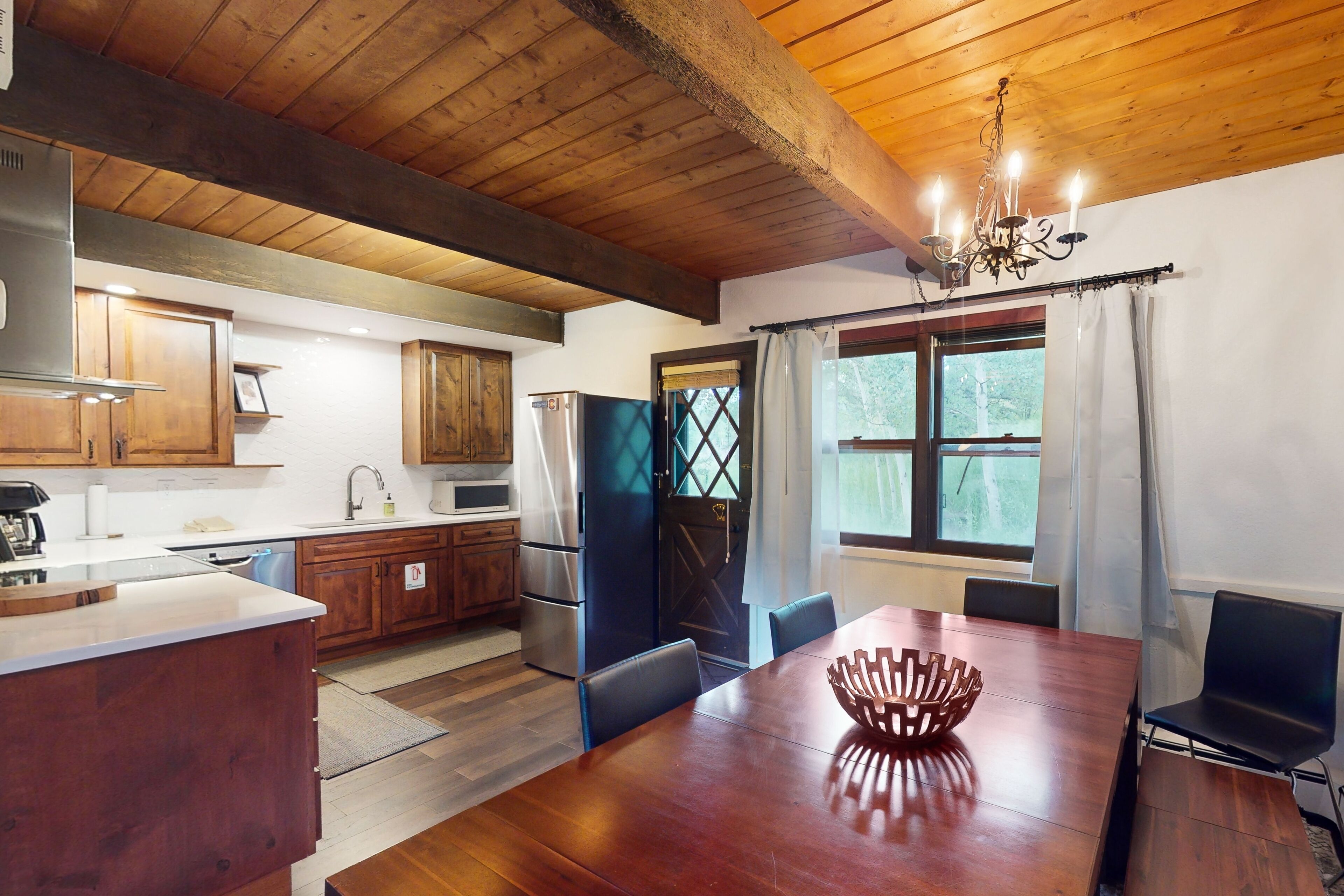 冰箱、微波炉、烤箱、炉灶