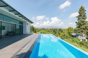 Villa | Zwembad | Een binnenzwembad
