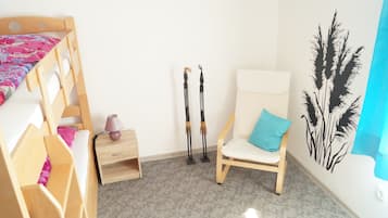 3 bedrooms, iron/ironing board, travel cot, free WiFi