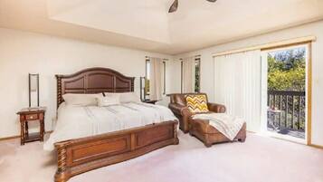 5 bedrooms, desk, iron/ironing board, WiFi