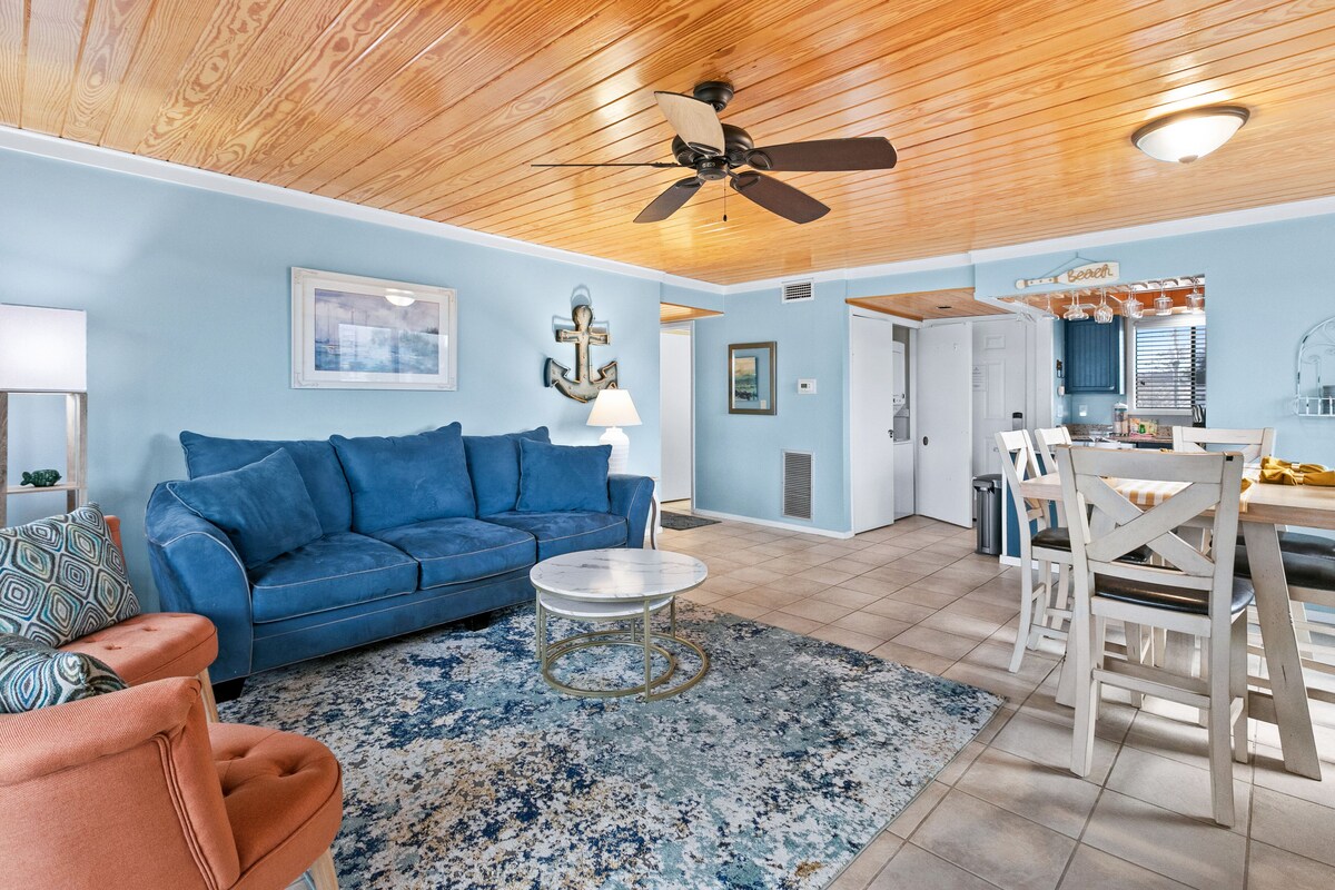 Photo 7 of Winsome condo with pools, hot tub, golf, gym, & beach access - dog-friendly
