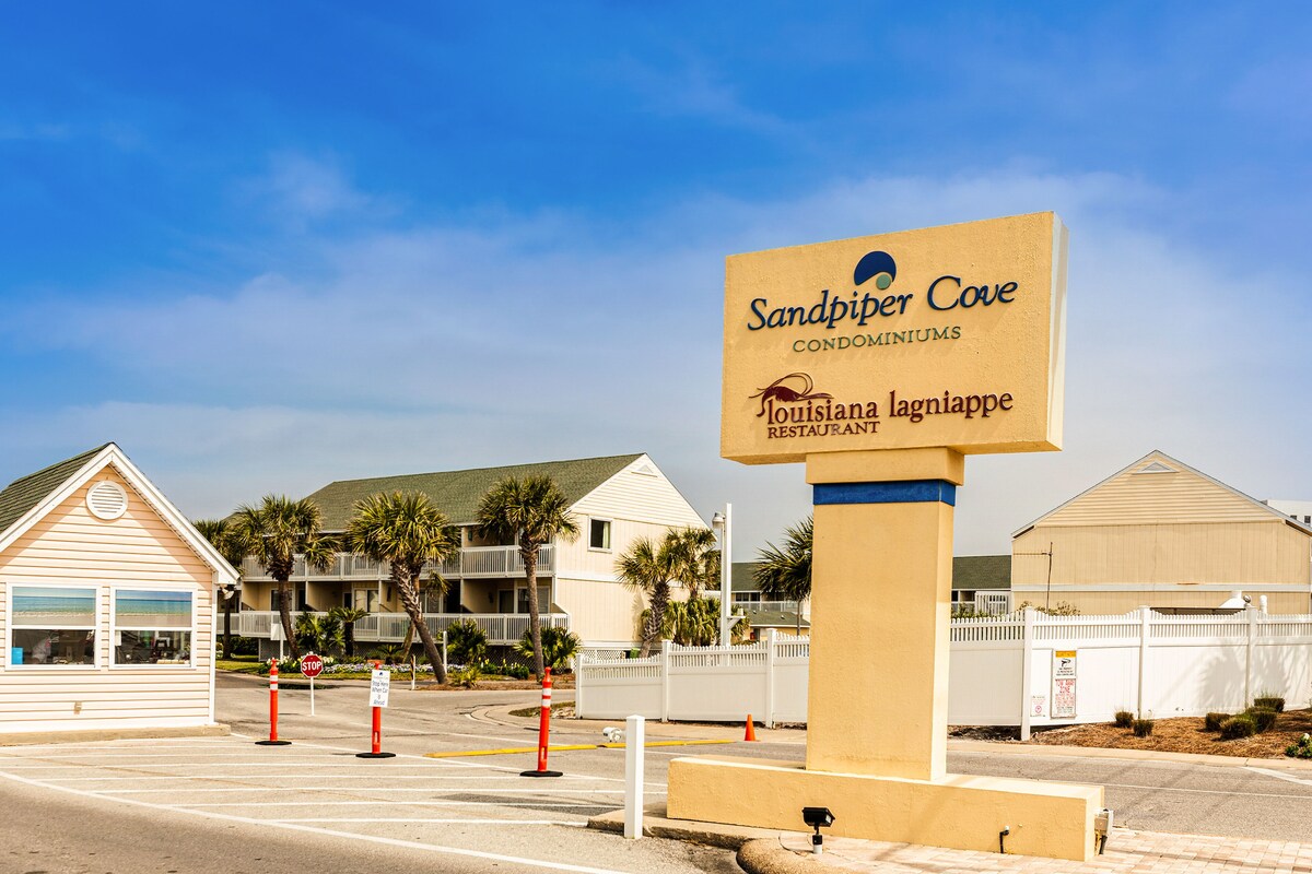 Photo 28 of Winsome condo with pools, hot tub, golf, gym, & beach access - dog-friendly