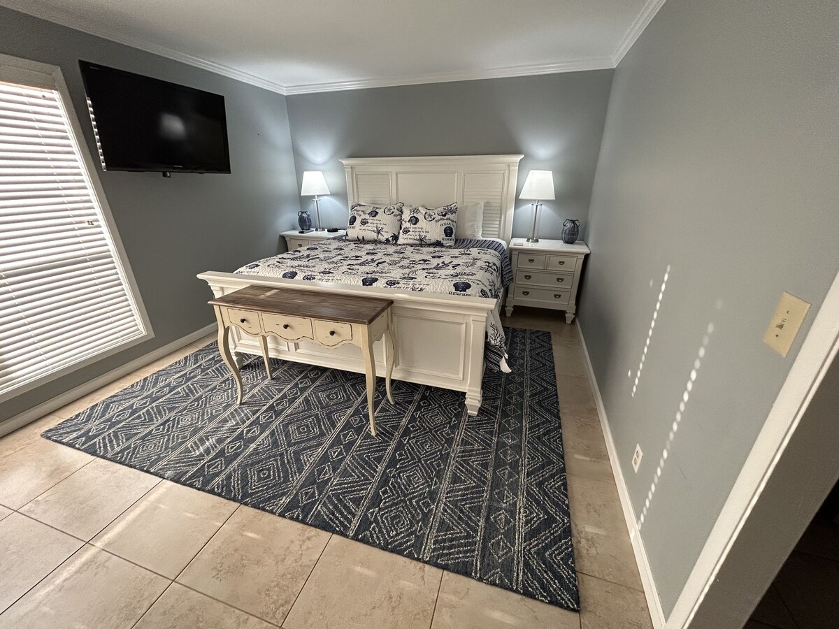 Photo 14 of Winsome condo with pools, hot tub, golf, gym, & beach access - dog-friendly