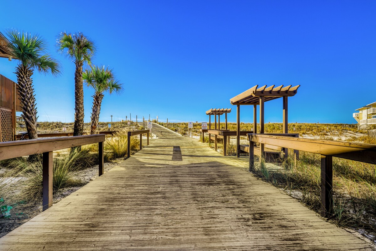 Photo 29 of Winsome condo with pools, hot tub, golf, gym, & beach access - dog-friendly