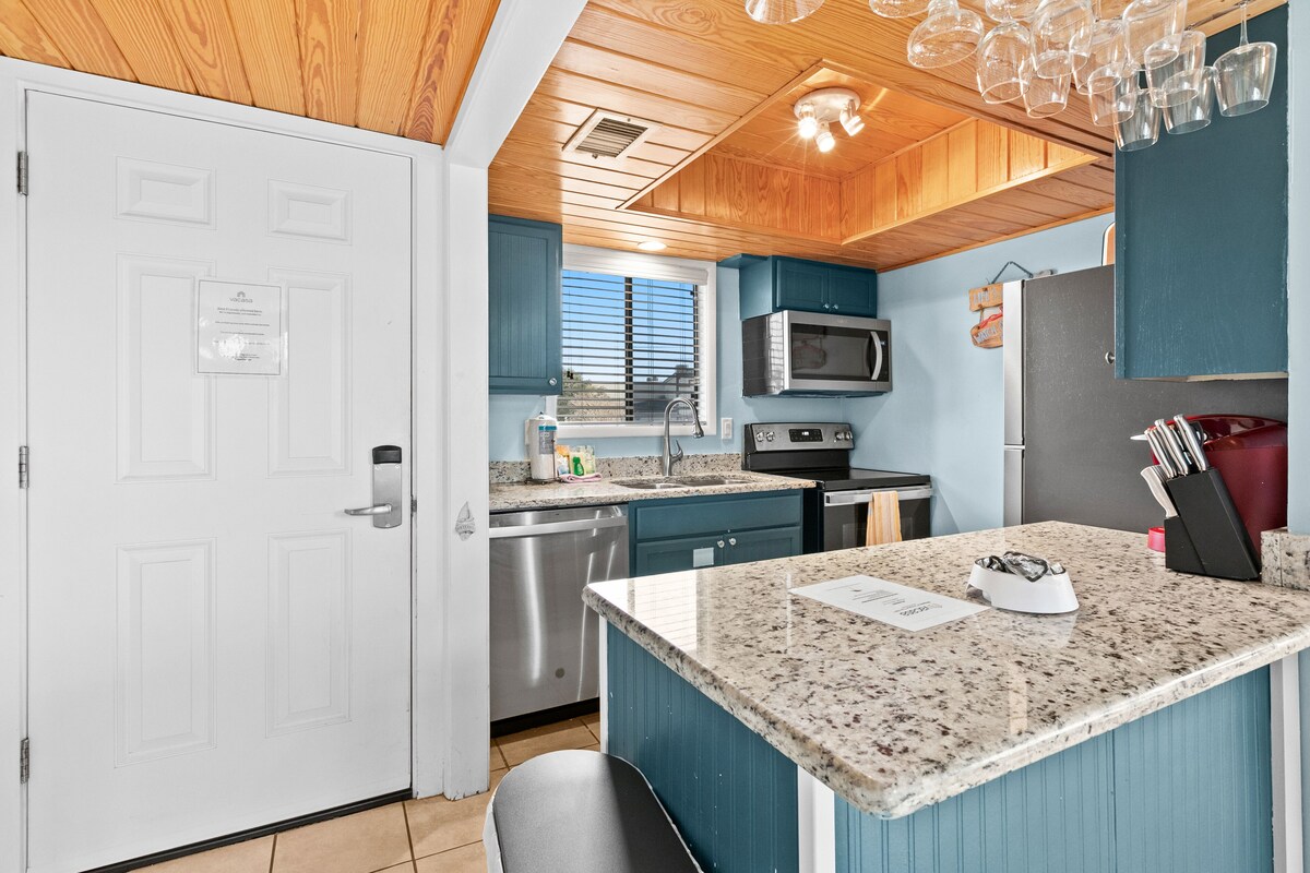 Photo 9 of Winsome condo with pools, hot tub, golf, gym, & beach access - dog-friendly