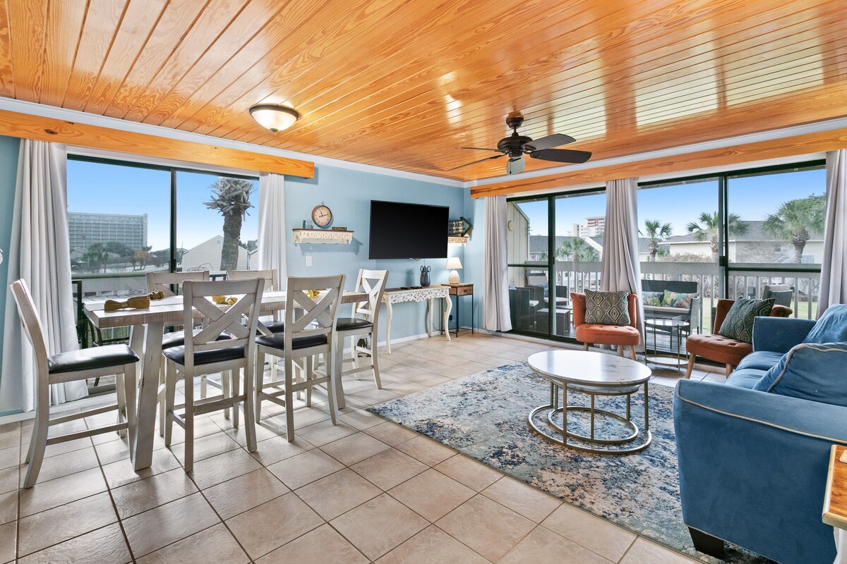 Photo 5 of Winsome condo with pools, hot tub, golf, gym, & beach access - dog-friendly