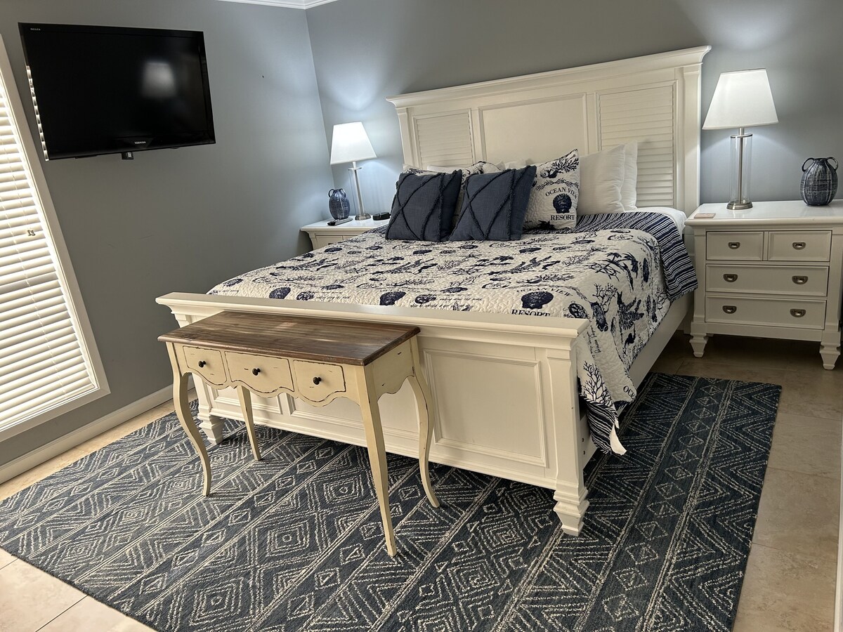 Photo 15 of Winsome condo with pools, hot tub, golf, gym, & beach access - dog-friendly