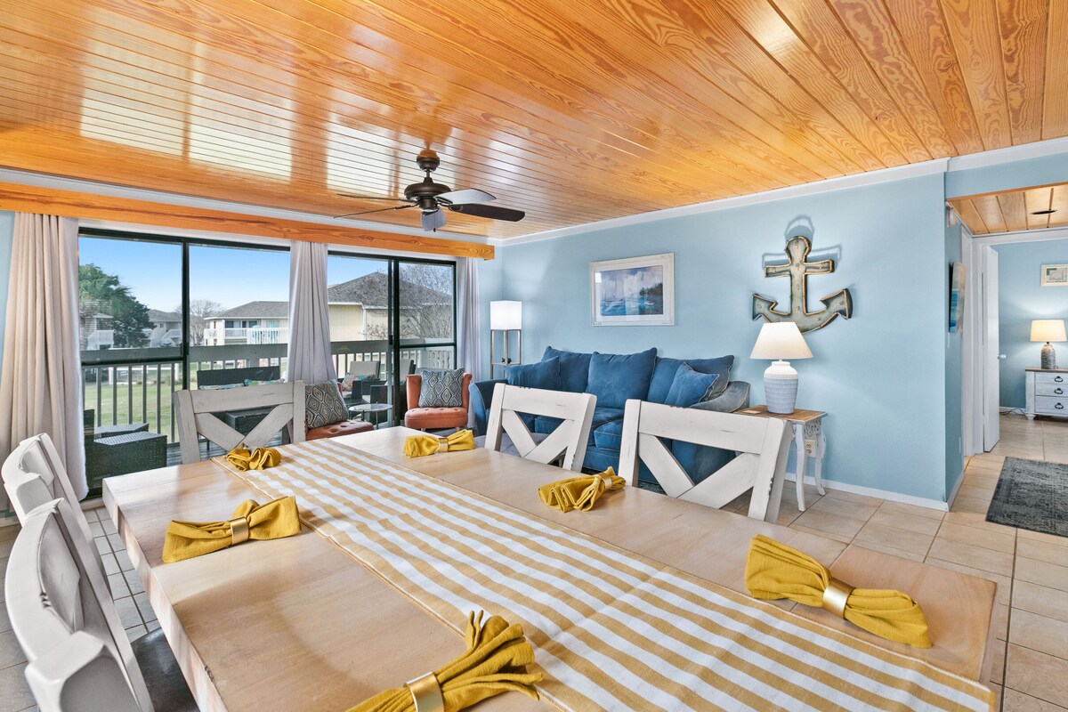 Photo 8 of Winsome condo with pools, hot tub, golf, gym, & beach access - dog-friendly