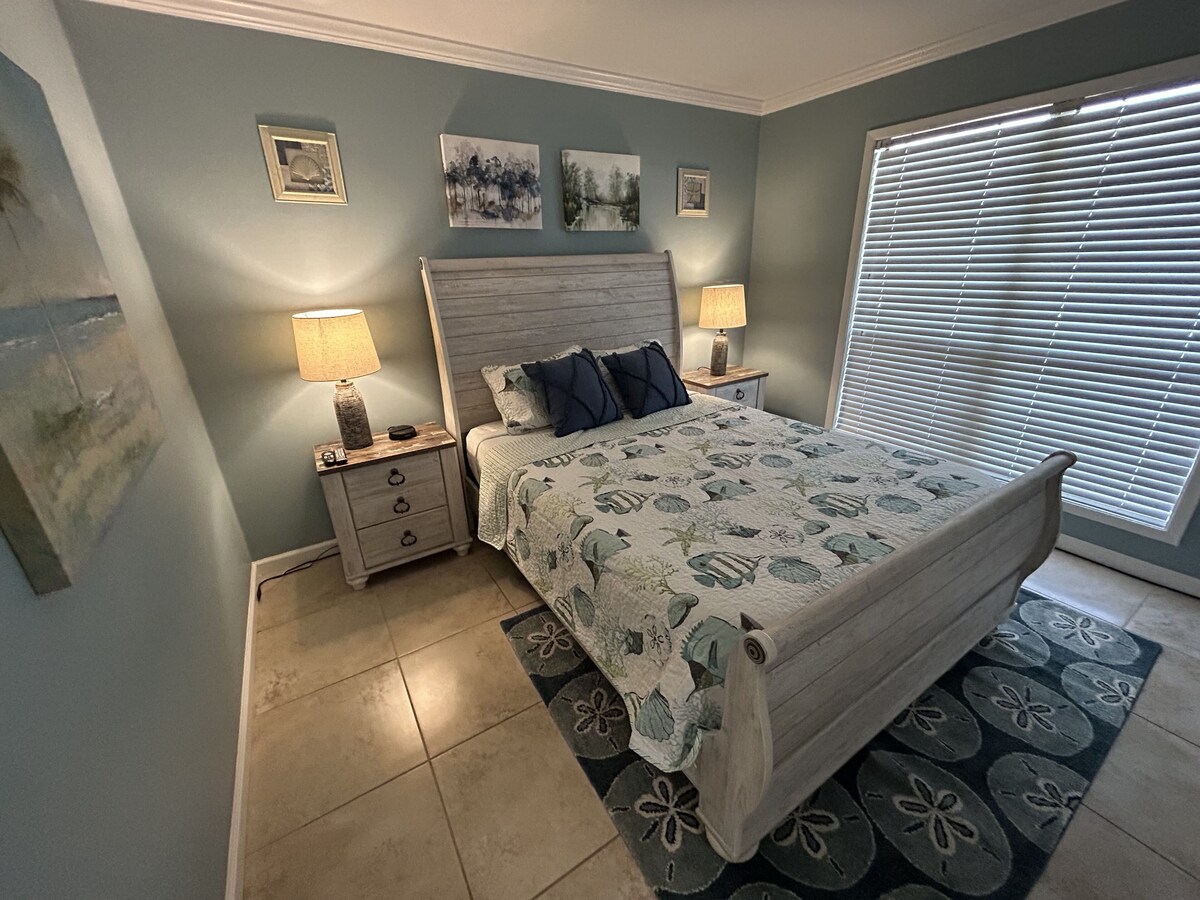 Photo 12 of Winsome condo with pools, hot tub, golf, gym, & beach access - dog-friendly