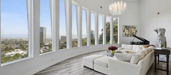 Hollywood Superstar Mansion @ Universal Studio, LA