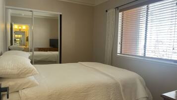 3 chambres, bureau, Wi-Fi gratuit, draps fournis