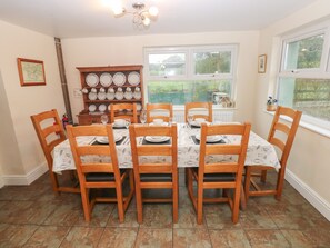 Cottage | Interior - Nash Lodge (Pembroke)