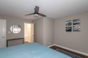 1 quarto, Wi-Fi de cortesia, roupa de cama