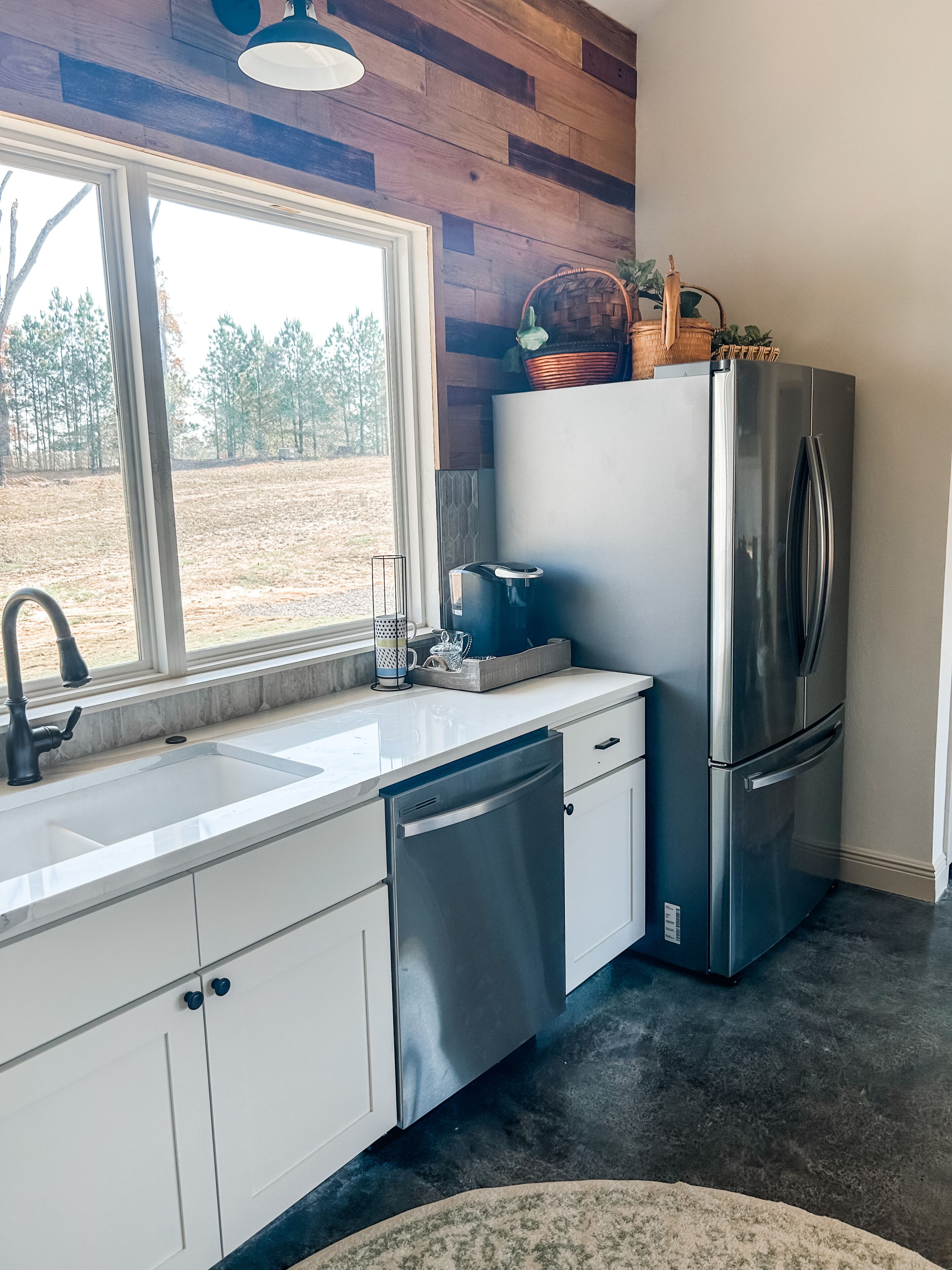 Geladeira, micro-ondas, fogão, lava-louças