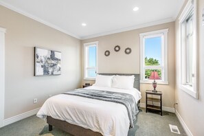 3 Schlafzimmer, Bügeleisen/Bügelbrett, Internetzugang, Bettwäsche