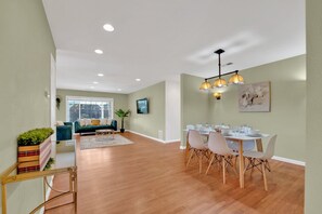 Interior - Private Fremont Home with Yard - easy Bay Area commute (Fremont)