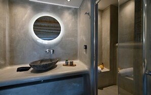Shower, jetted bath - PARAGA SEA VIEW VILLA 2 WALKING DISTANCE to BEACH 
 by Calypso Sunset Villas (Mykonos)