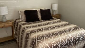 3 bedrooms, travel crib, WiFi, wheelchair access