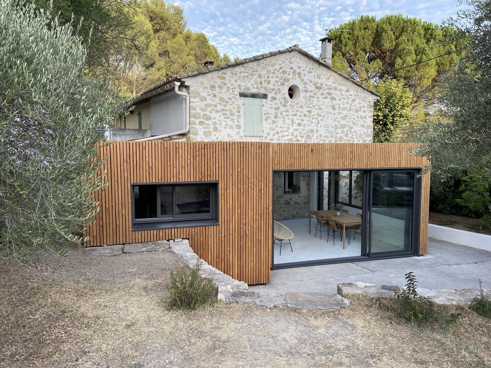 تناول الطعام بالخارج