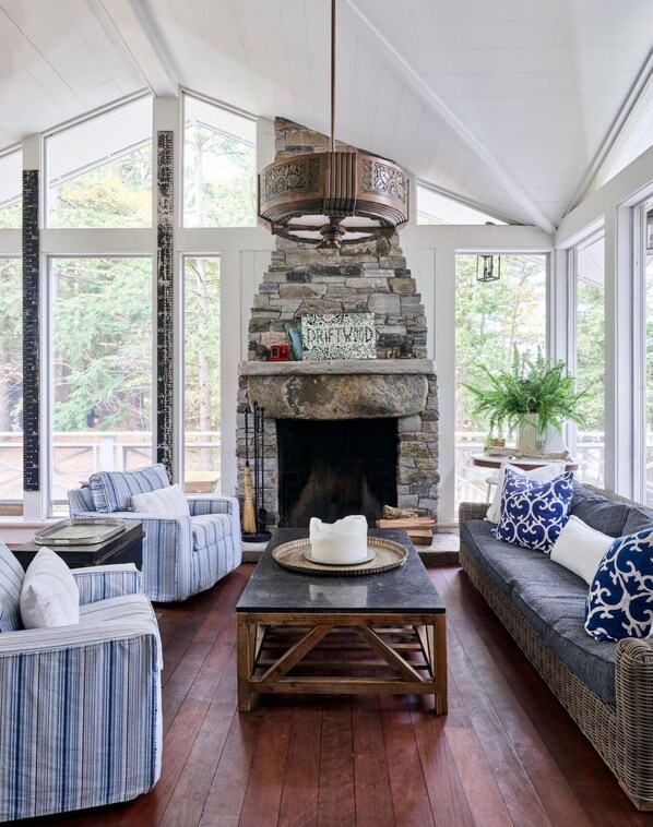 TV, fireplace, stereo, offices