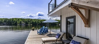 All Day Sun! 7 bed 2 bath cottage on Lake Muskoka! Perfect Location! Privacy!