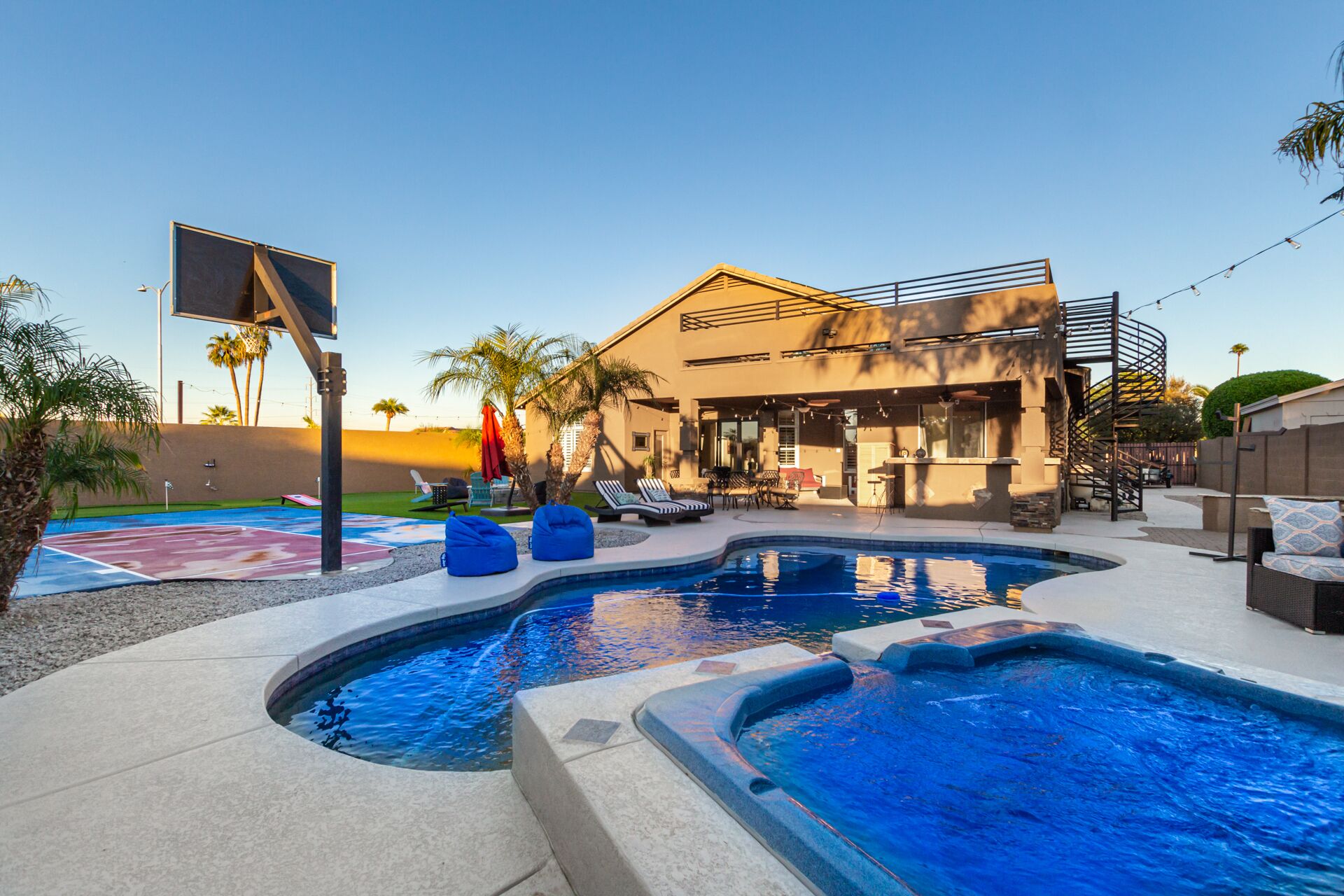 室外泳池、暖水池